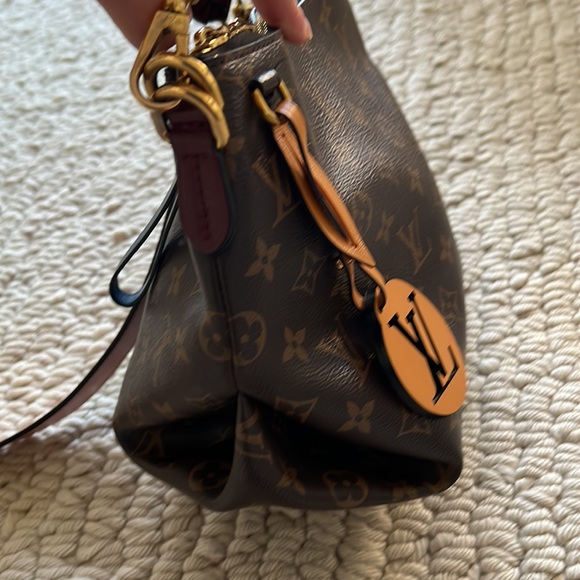 Louis Vuitton Monogram Beaubourg Hobo - Picture 7 of 15
